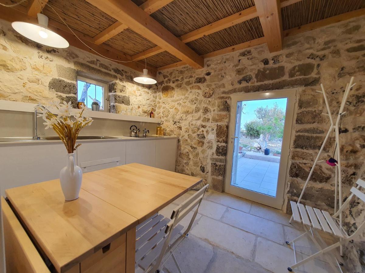 La Nicchia-Trullo Lägenhet Corigliano dʼOtranto Exteriör bild