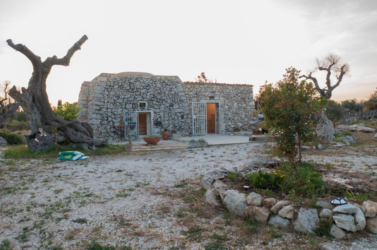 La Nicchia-Trullo Lägenhet Corigliano dʼOtranto Exteriör bild