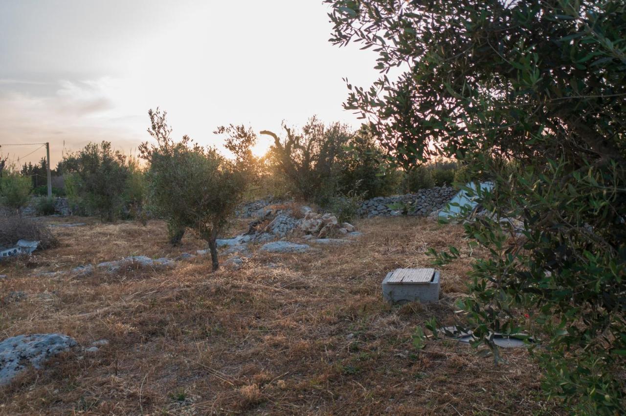 La Nicchia-Trullo Lägenhet Corigliano dʼOtranto Exteriör bild